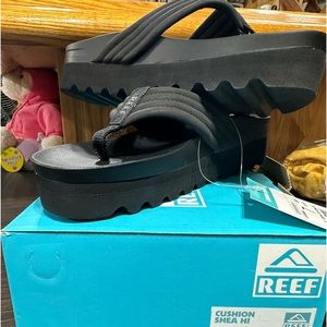 Brand new in box reef cushion hi platform flip flops!